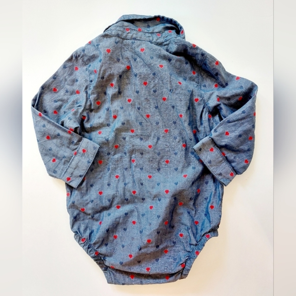 Cat & Jack Heart design chambray button down onesie 12m size Valentine baby phot - Picture 3 of 3